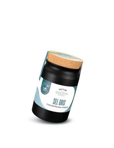 Schwarzes Keramiktöpfchen mit blau-weißem Etikett mit der Aufschrift „SEL GRIS“.