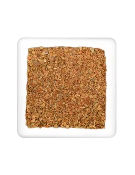 Rötlich-braune Pizza-Gewürzmischung in weißer Schale.