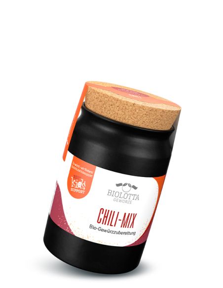 Schwarzes Keramiktöpfchen mit rot-weißem Etikett mit der Aufschrift „CHILI“.