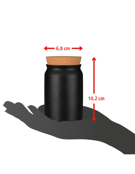 Ein schwarzer Keramiktopf auf einer Handfläche. Daneben ein Pfeil mit „10,2 cm“ und ein Pfeil mit der Breitenangabe „6,8 cm“.